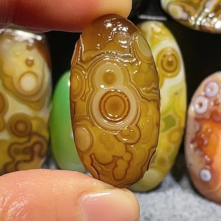 玛瑙/玉髓未镶嵌珠宝奇石