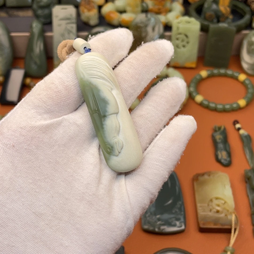 和田玉（子料）未镶嵌挂件