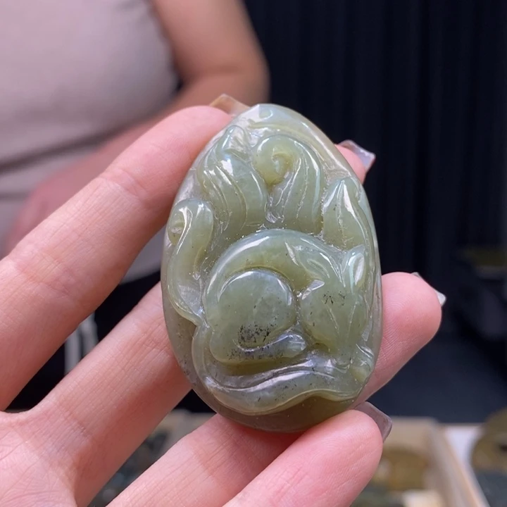 岫岩河磨玉（透闪石质玉）颈饰未镶嵌