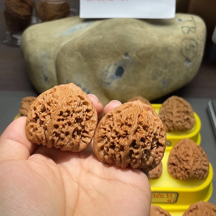 把件文玩核桃14号，44尺全品三角球疆