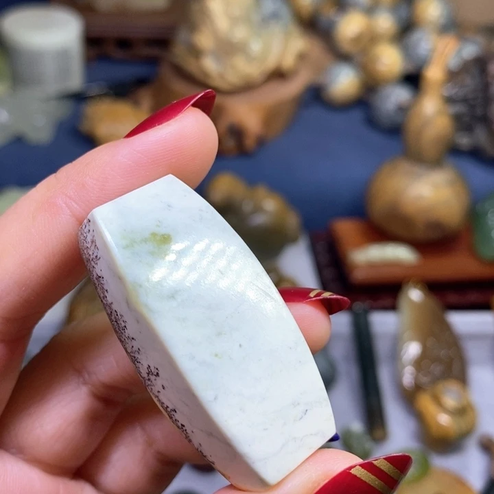 岫岩河磨玉（透闪石质玉）挂件未镶嵌