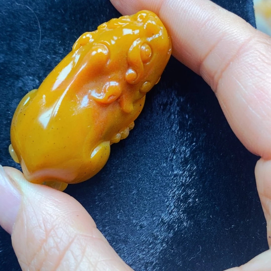 颈饰未镶嵌石英岩玉