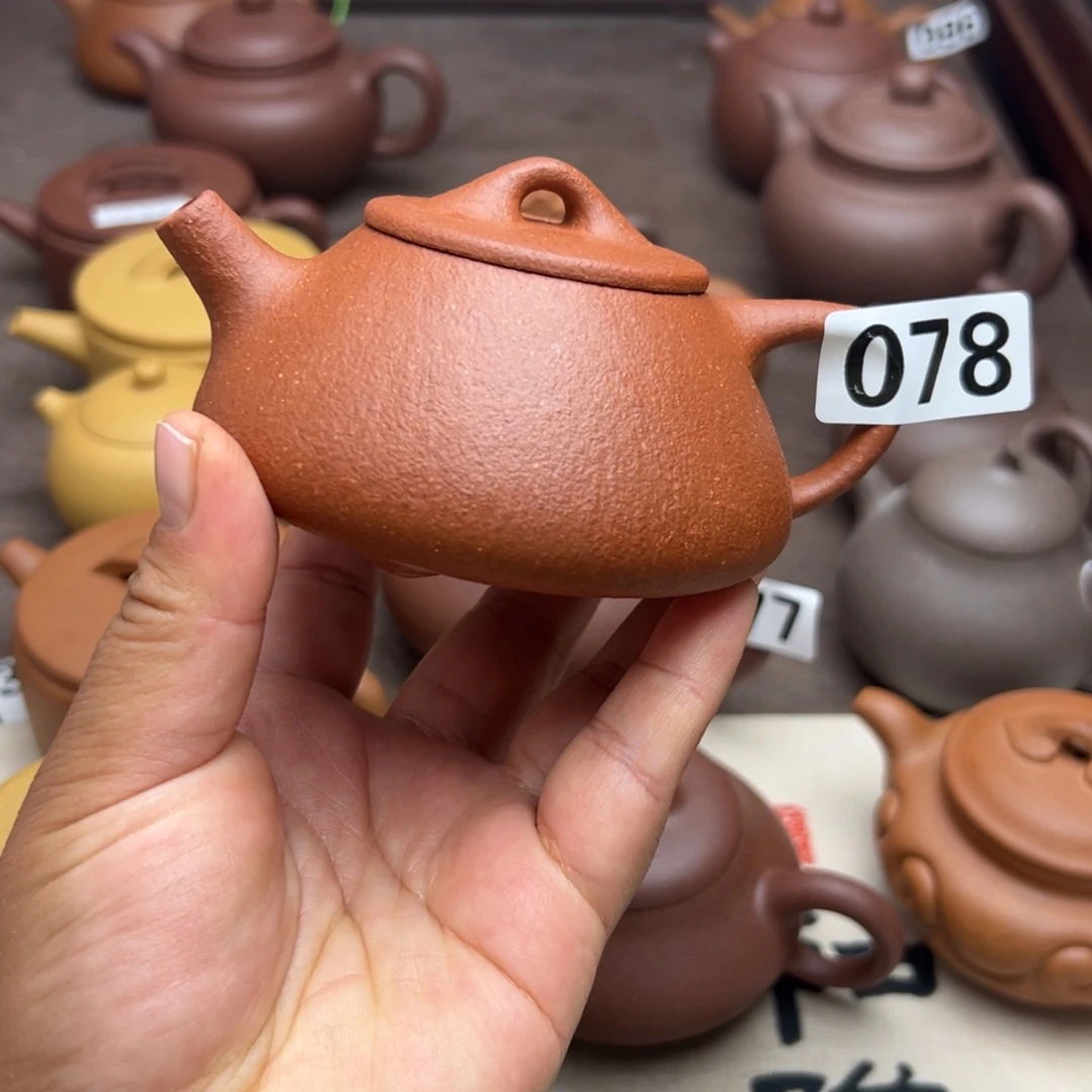 茶壶紫砂红降坡半手工220cc左右瑕疵