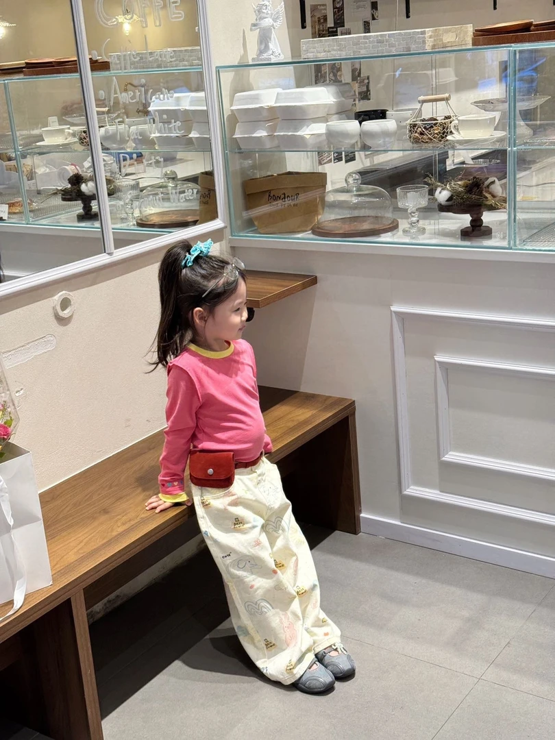 小思家2025年秋季新款女童火龙果长袖涂鸦休闲裤套装