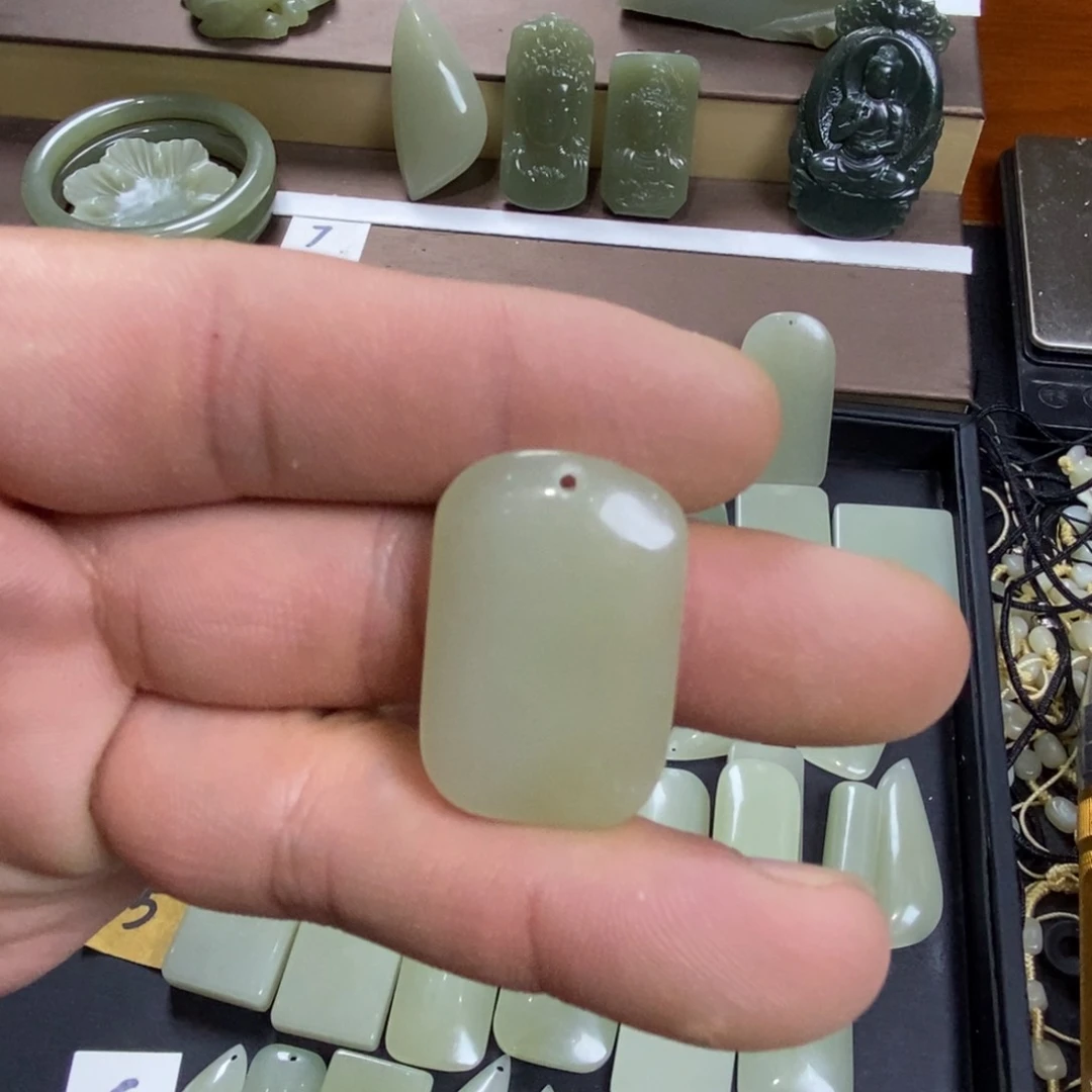 颈饰未镶嵌和田玉牛****妞014