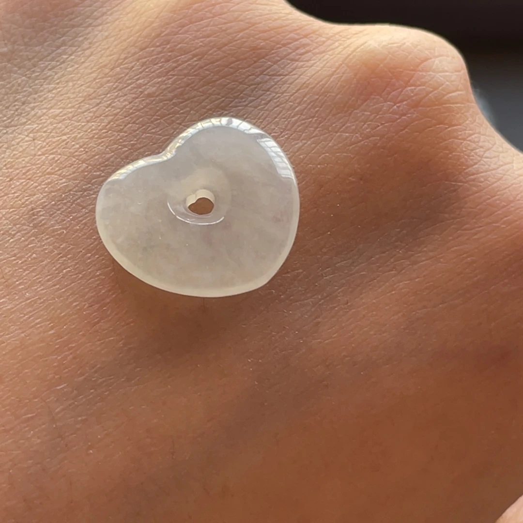 翡翠颈饰未镶嵌不退