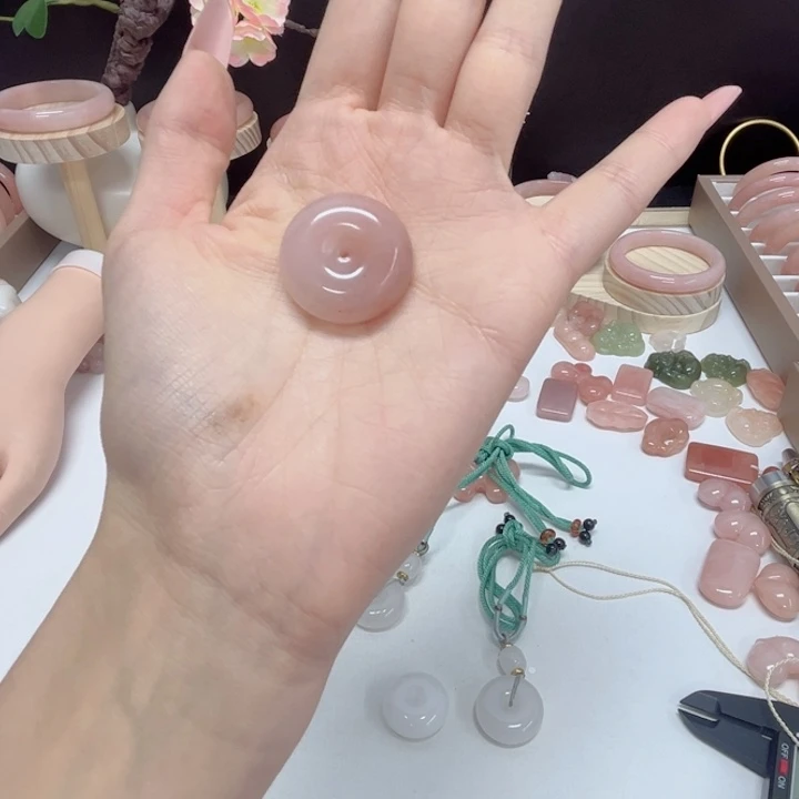 未镶嵌手镯石英质玉萱