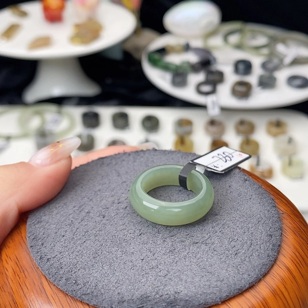 和田玉（糖玉）未镶嵌戒指G65湖水绿轮胎18.2