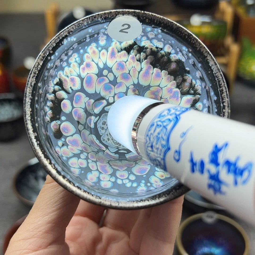 茶盏彩金釉滴玉兰