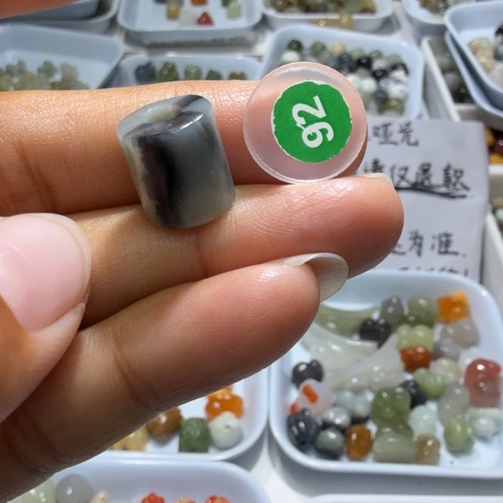 和田玉未镶嵌珠宝奇石