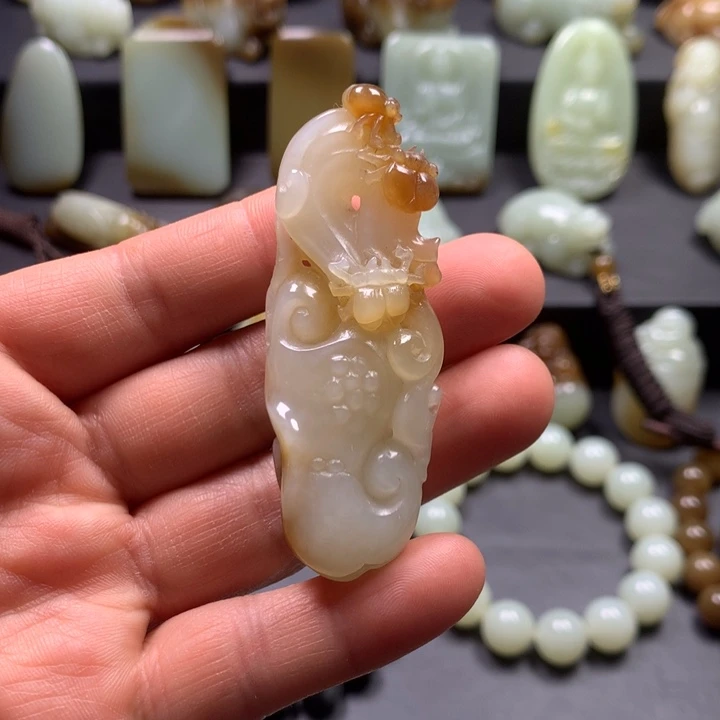 和田玉（糖玉）颈饰未镶嵌