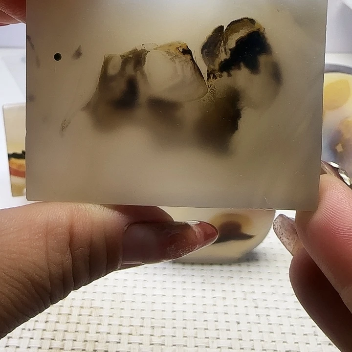玛瑙/玉髓未镶嵌珠宝奇石