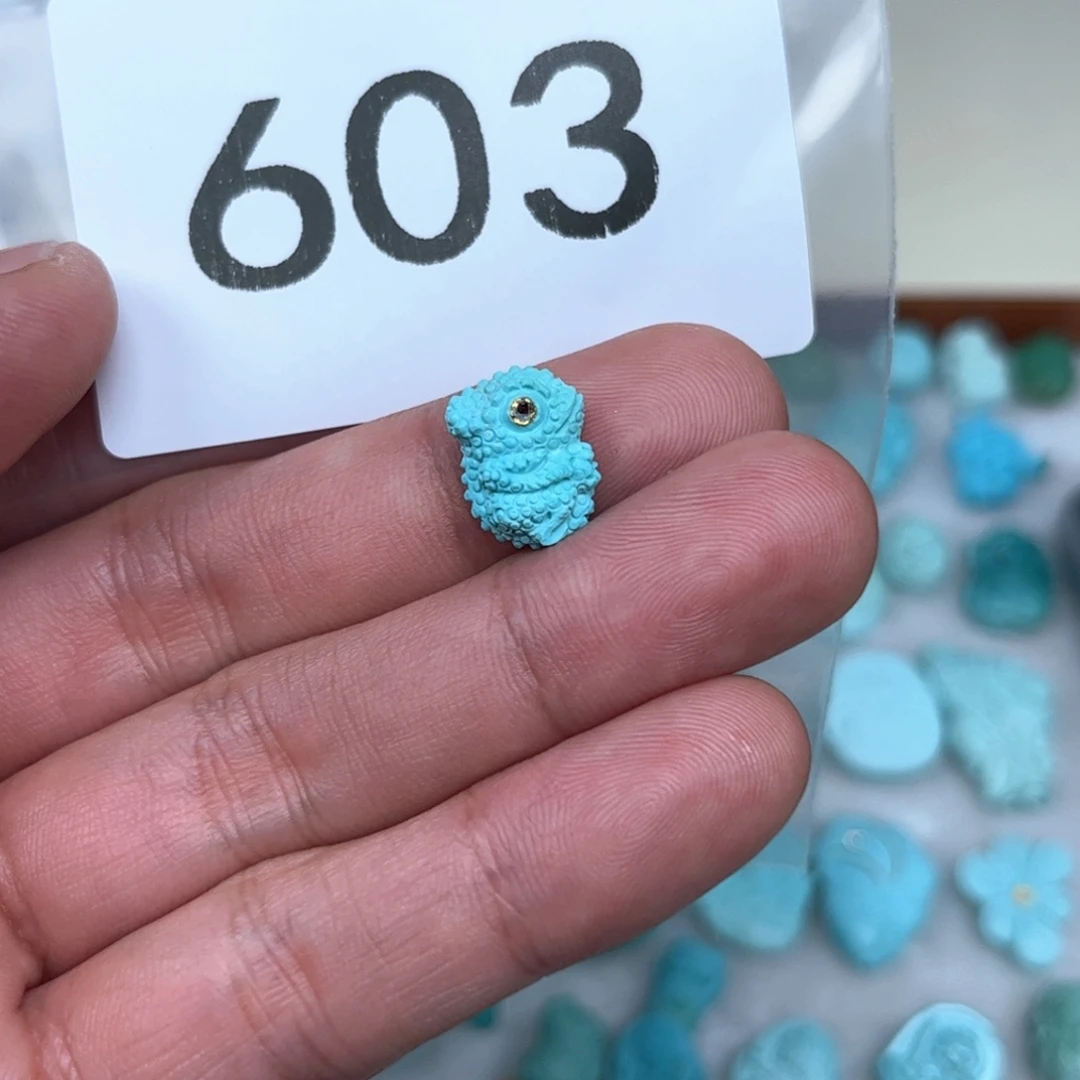 绿松石未镶嵌珠宝奇石