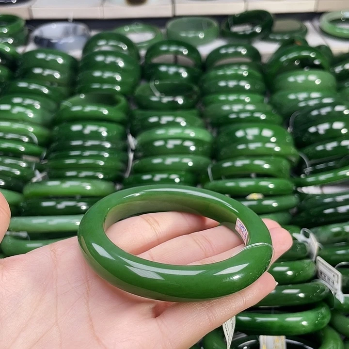 未镶嵌手镯和田玉（碧玉）