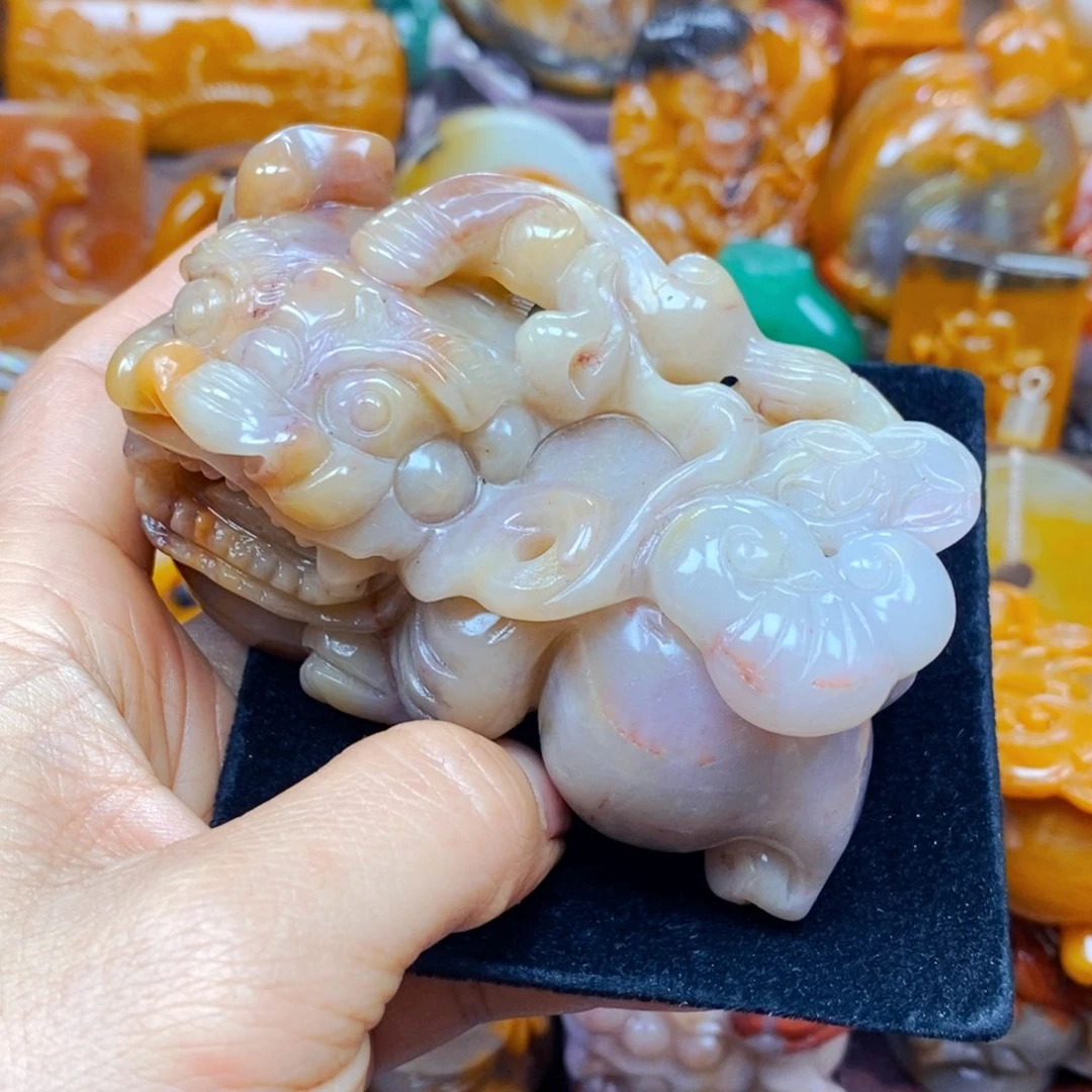 未镶嵌石英质玉（黄龙玉）颈饰