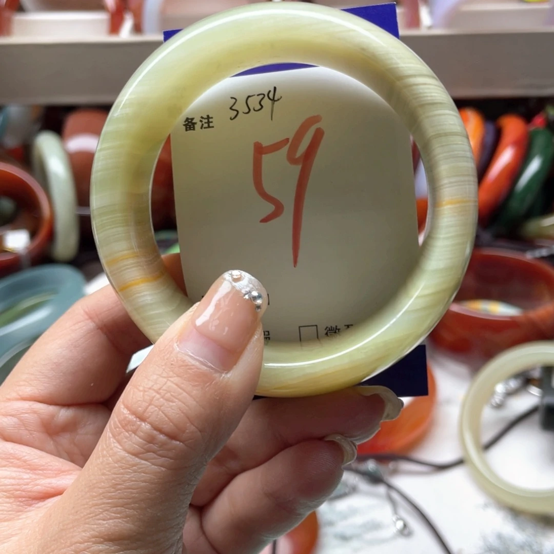 石英质玉未镶嵌手镯
