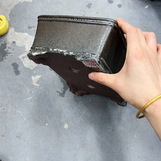 紫砂花盆中香气飘过在