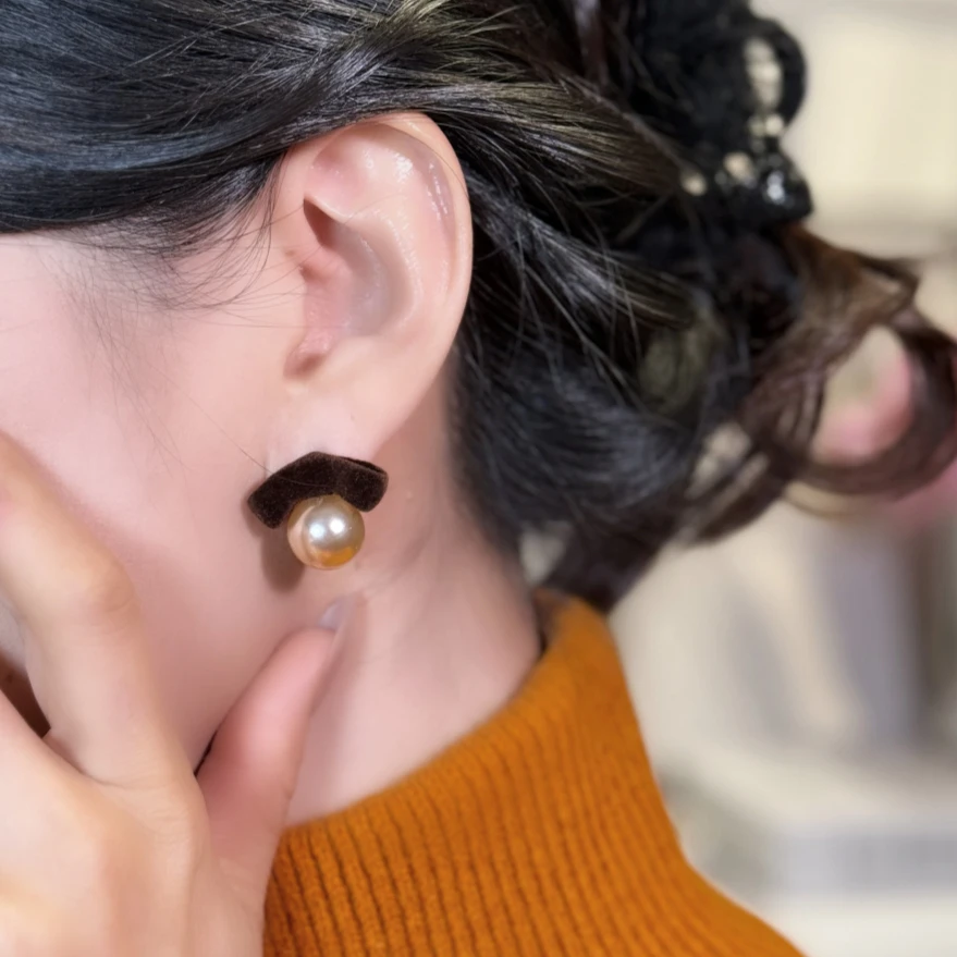 铜合金仿珍珠耳饰 【047】秋冬棕色植绒蝴蝶结珠珠气质高级耳钉