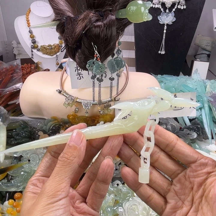 未镶嵌岫玉发饰瑕疵