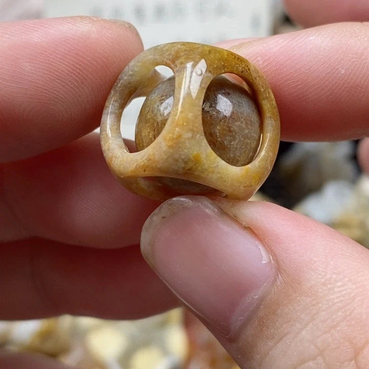 硅化珊瑚（珊瑚玉）未镶嵌颈饰有瑕 小吊坠