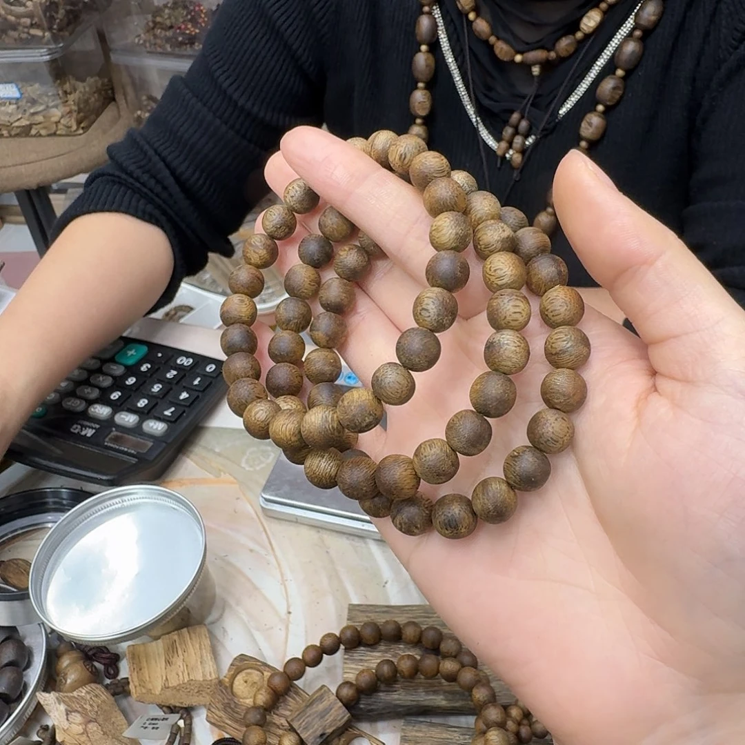 沉香沉香碎屑张勺子老料沉水浮单圈 8m 多样性发一串