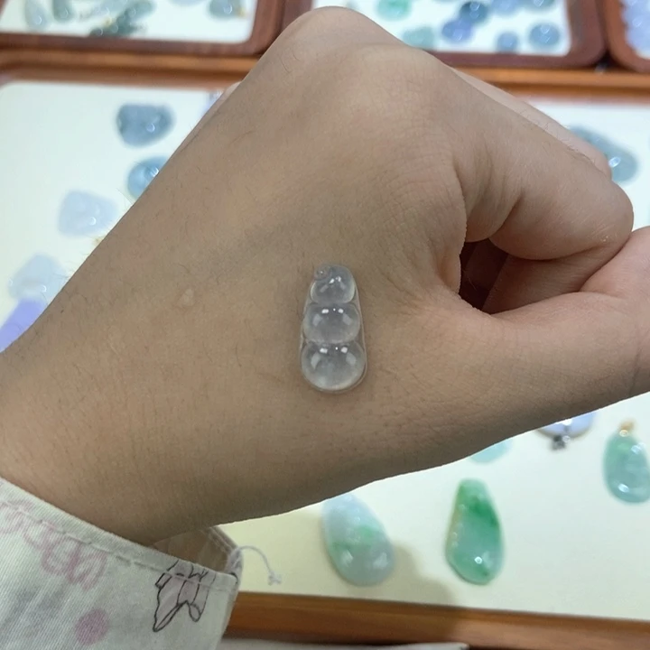 颈饰未镶嵌翡翠豆子