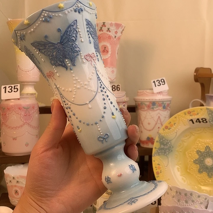 蝴蝶立体釉高脚杯