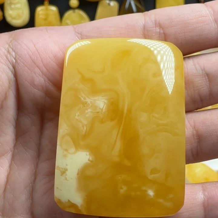 蜜蜡未镶嵌珠宝奇石