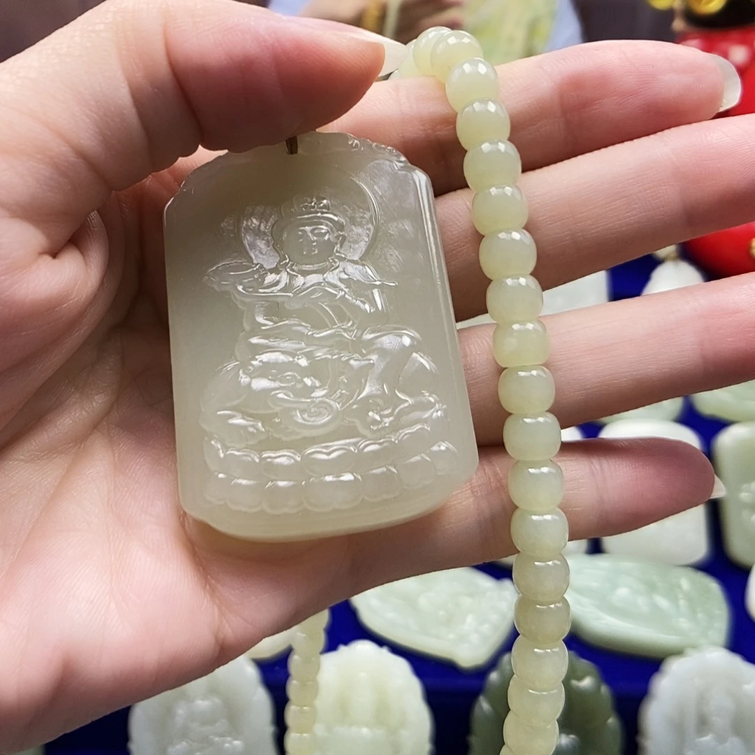 财****和田玉未镶嵌颈饰