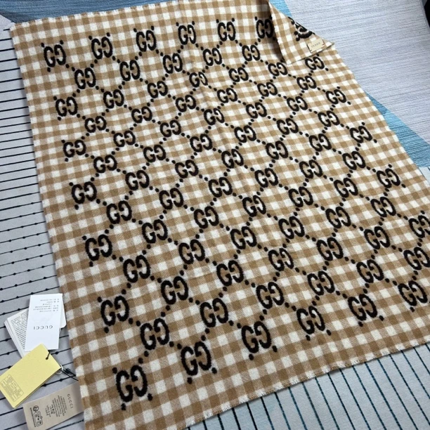 未使用 GUCCI/古驰 满印双G围巾90*75