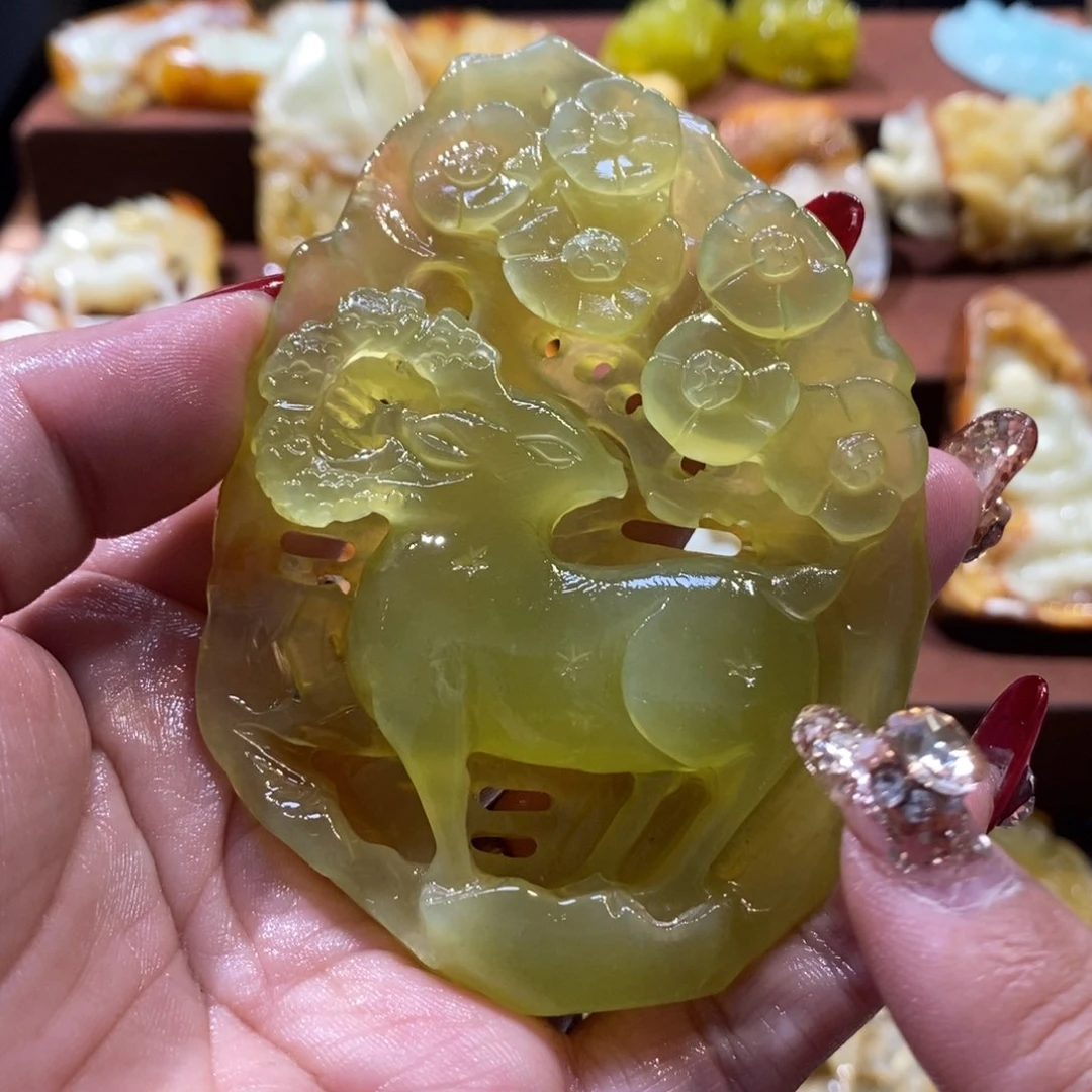 蛇纹石玉颈饰未镶嵌