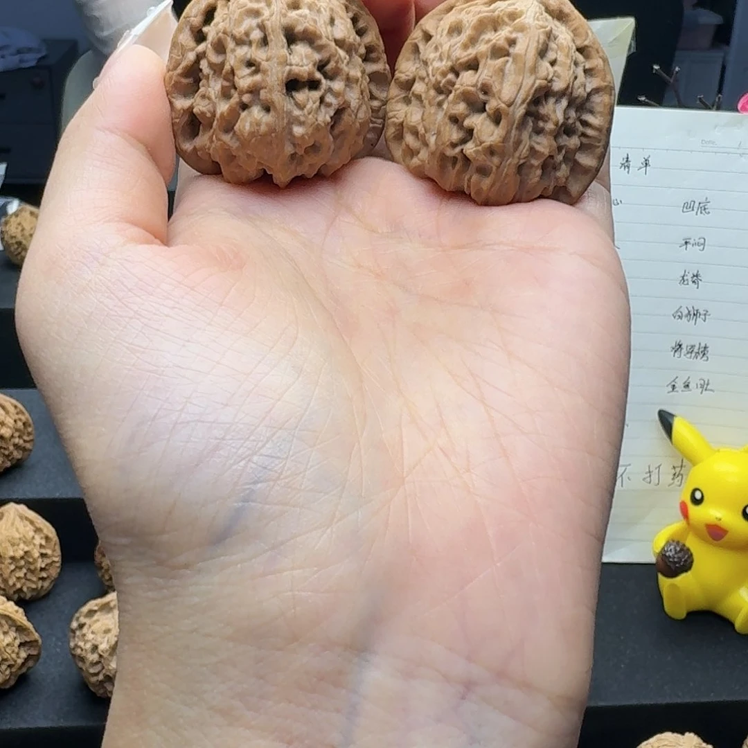 【闪购商品】桃核吊坠吃**觉白狮子文玩核桃