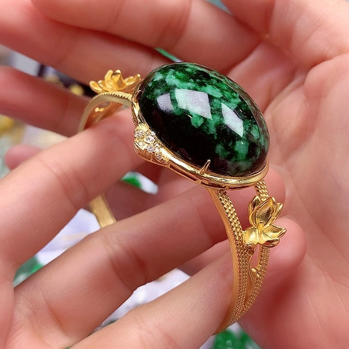 翡翠未镶嵌手镯翡翠