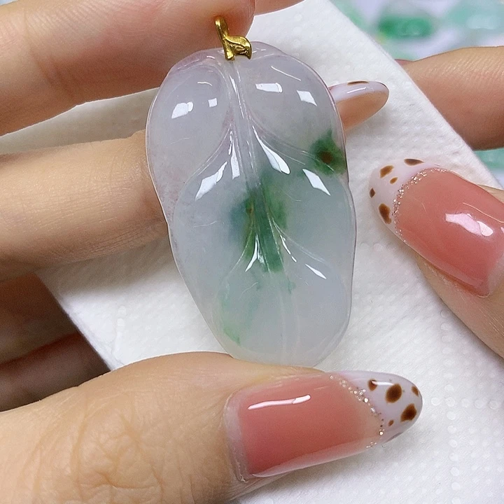 翡翠18K金镶嵌颈饰挂件