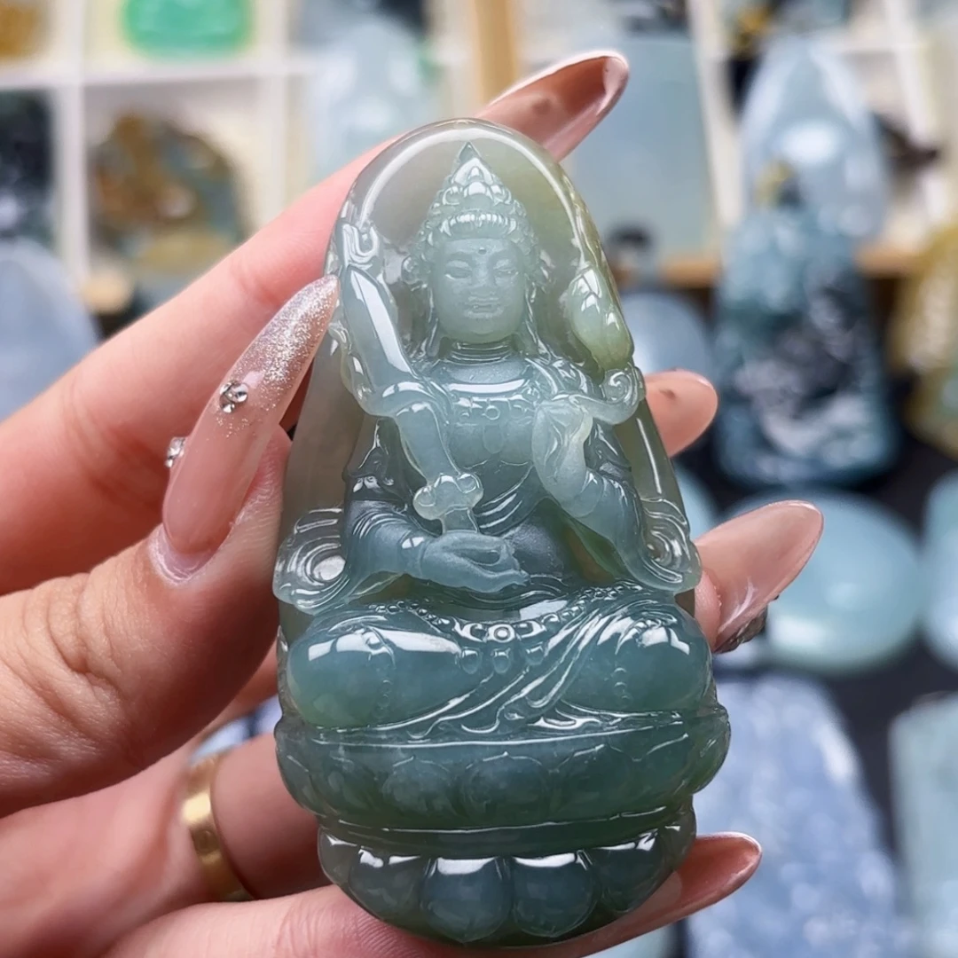 翡翠未镶嵌颈饰虚空