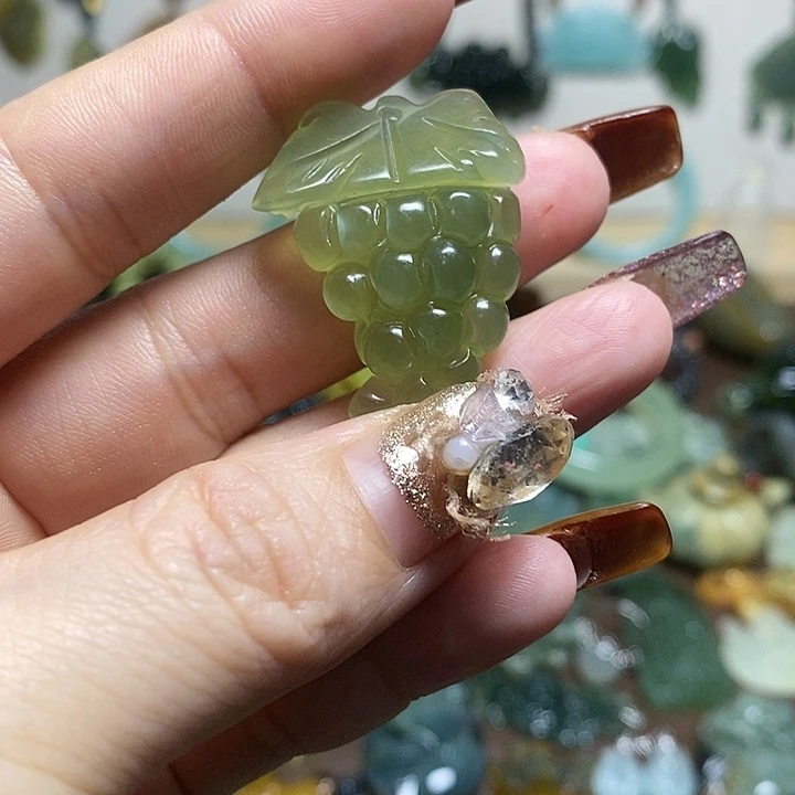 蛇纹石玉吊坠未镶嵌