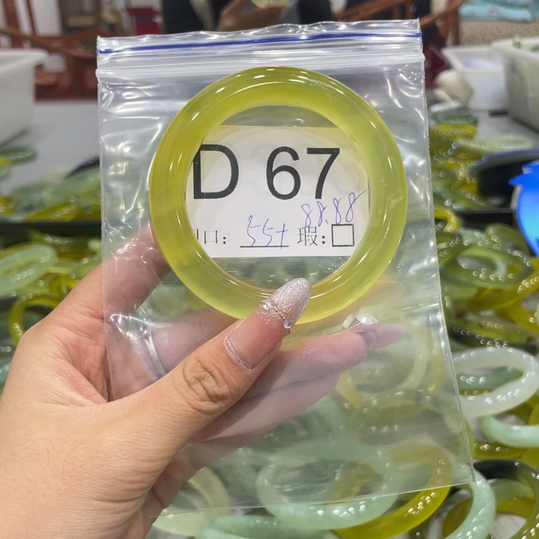 未镶嵌蛇纹石玉颈饰B****?