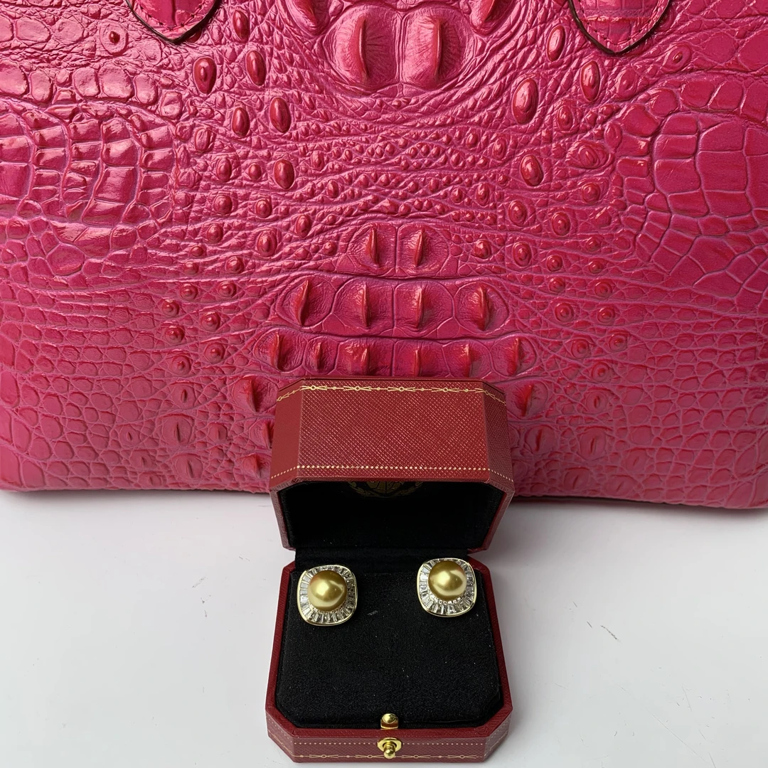 4055【香港联邦】金色气质优雅女士耳环