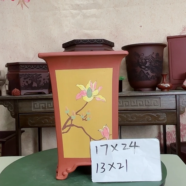 紫砂花盆彩绘玉兰花