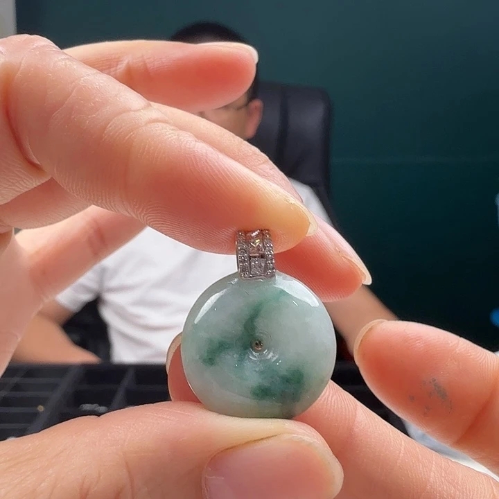 翡翠未镶嵌颈饰天然翡翠