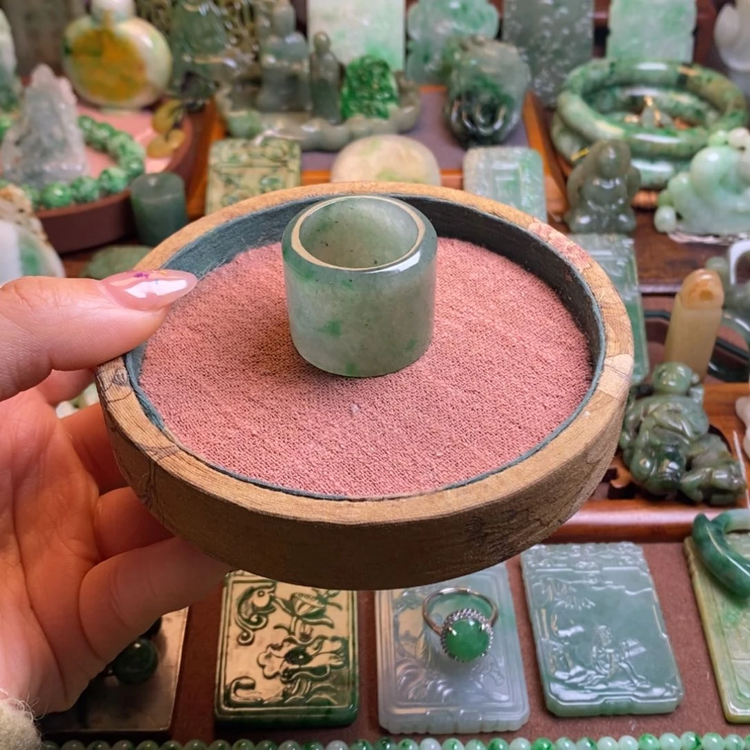 翡翠挂件未镶嵌聚****玩