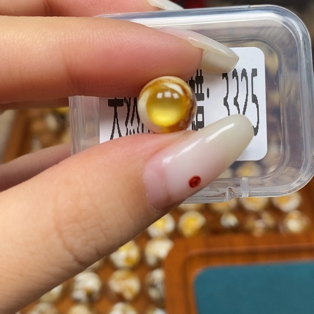 蜜蜡未镶嵌珠宝奇石3325