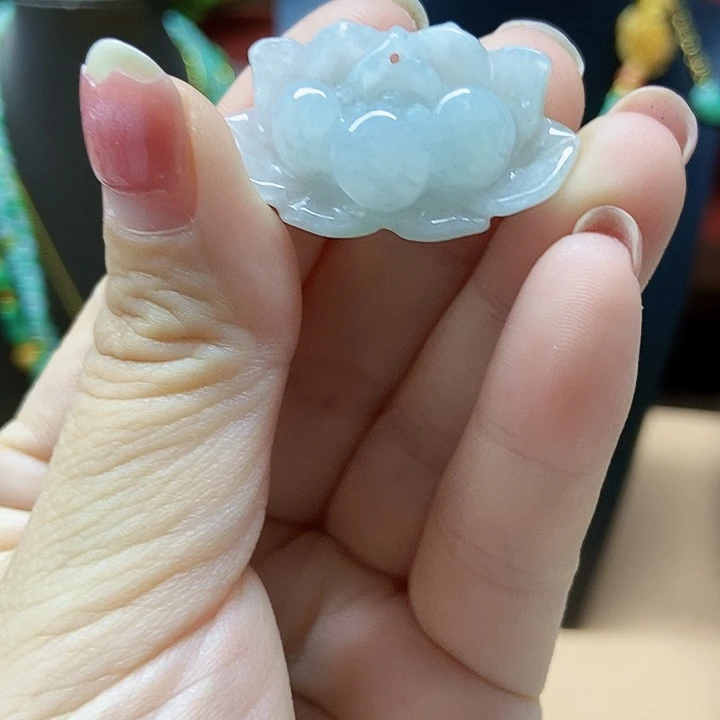 翡翠未镶嵌颈饰吊坠