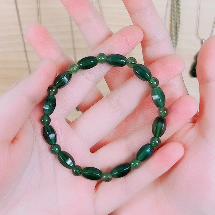 凡***哥未镶嵌蛇纹石玉颈饰