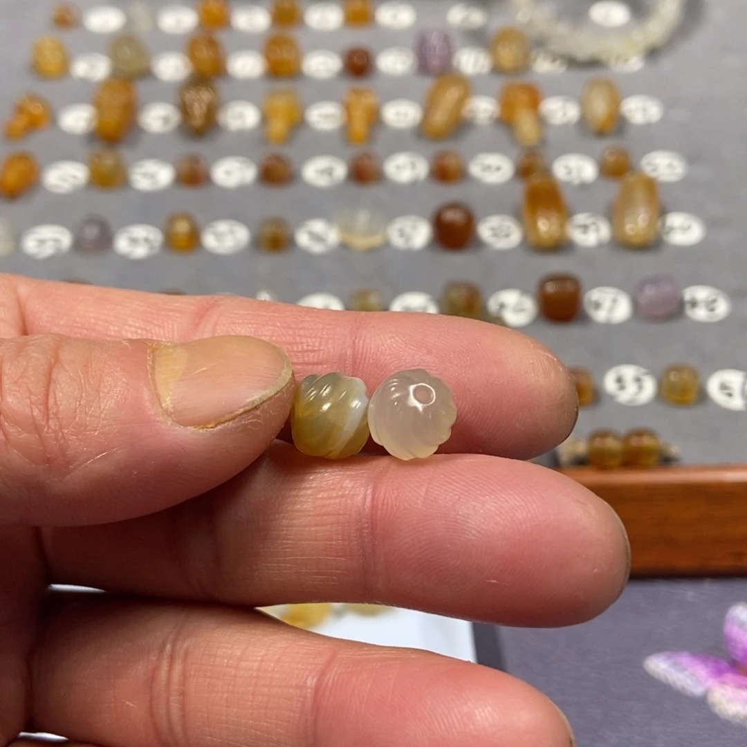 埃***托玛瑙/玉髓合金颈饰珠