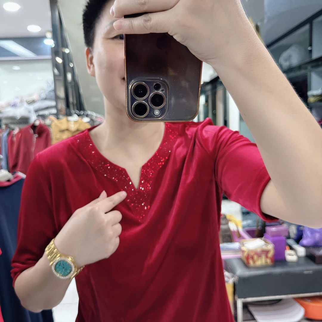 韩货新款高档3色丝绒烫钻小V领上衣9943品