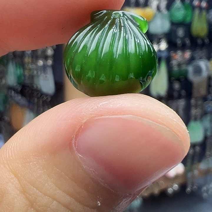 和田玉未镶嵌耳饰