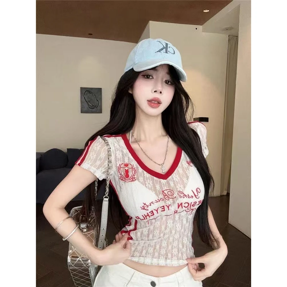 美式复古V领微透蕾丝刺绣短袖T恤女夏季辣妹设计感显瘦V领上衣潮
