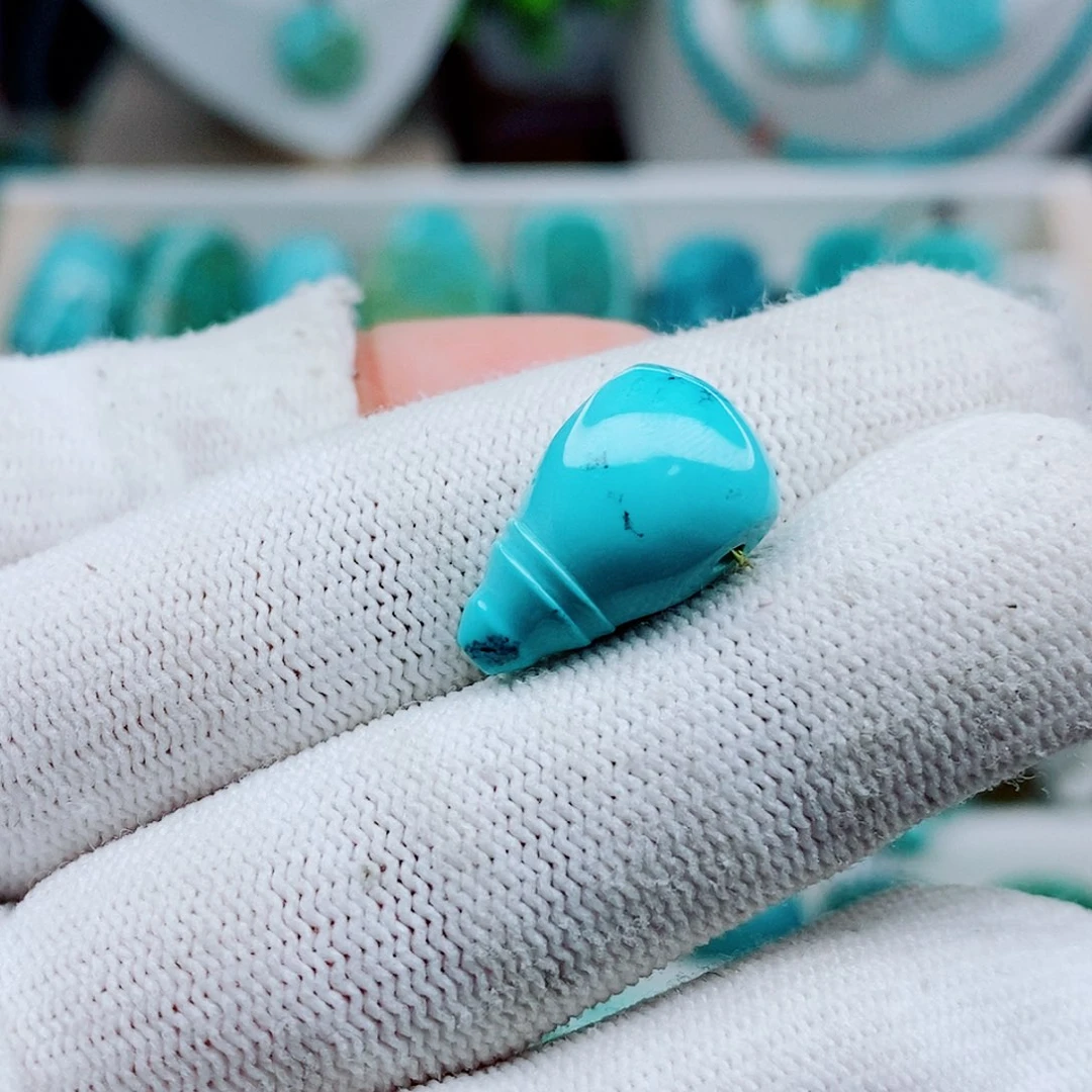 绿松石未镶嵌颈饰