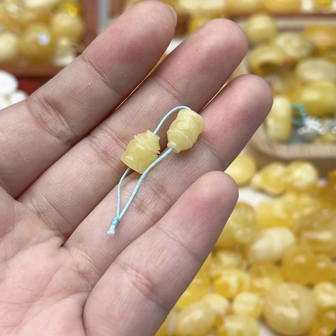 蜜蜡未镶嵌裸石配饰